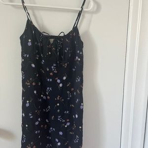 Aritzia bellow dress size 4